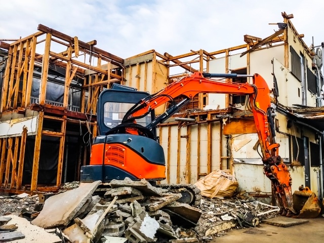 外構のリフォームで発生する解体工事の費用相場